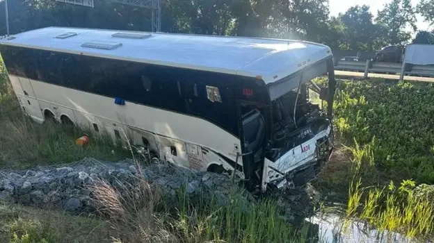 Bus crash on Interstate 95 in Virginia kills five people