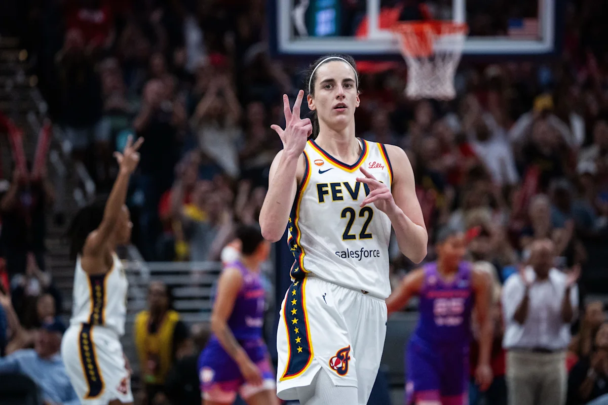 Caitlin Clark Dazzles with Ankle-Breaking Play
