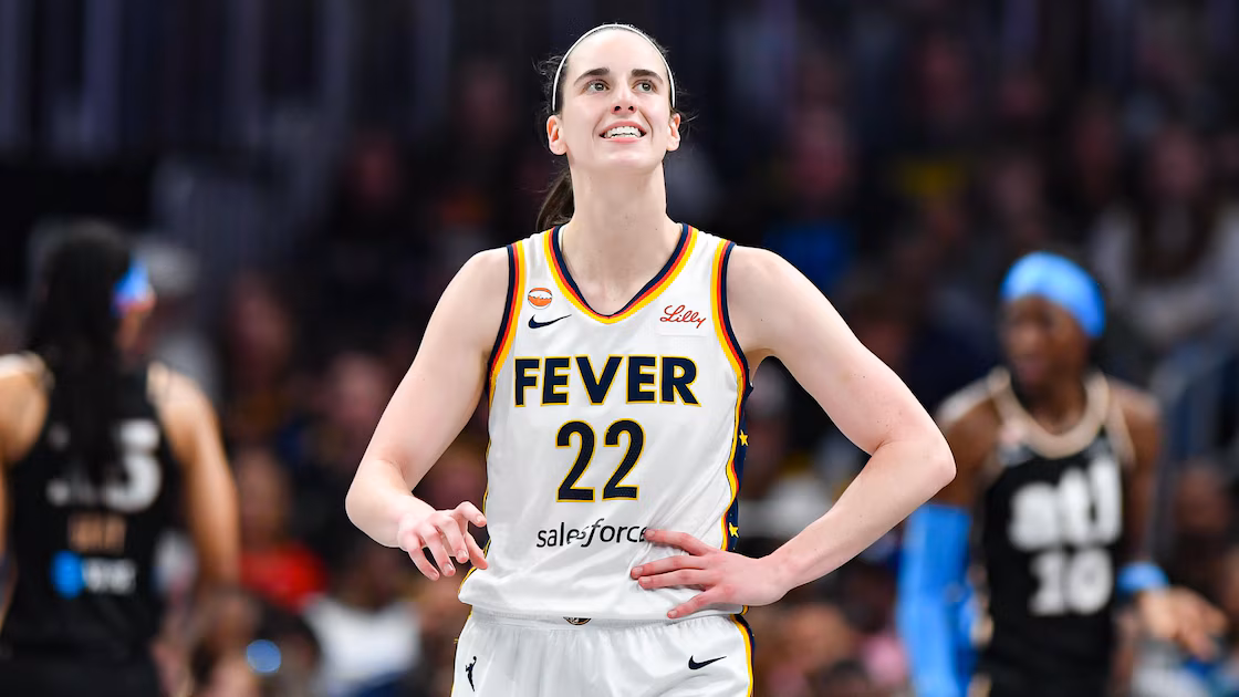 Caitlin Clark reacciona a los tiros fallidos del Atlanta Dream