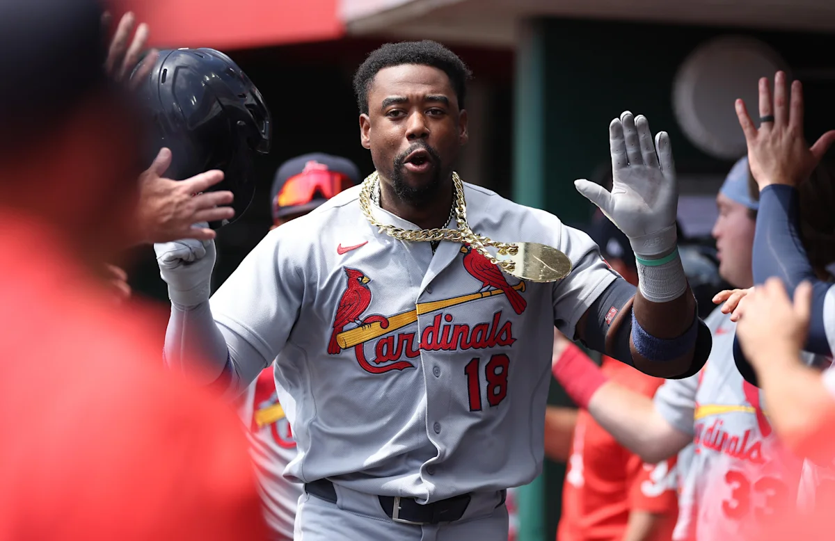 La Ofensiva de los Cardenales Domina a los Dodgers en Los Ángeles