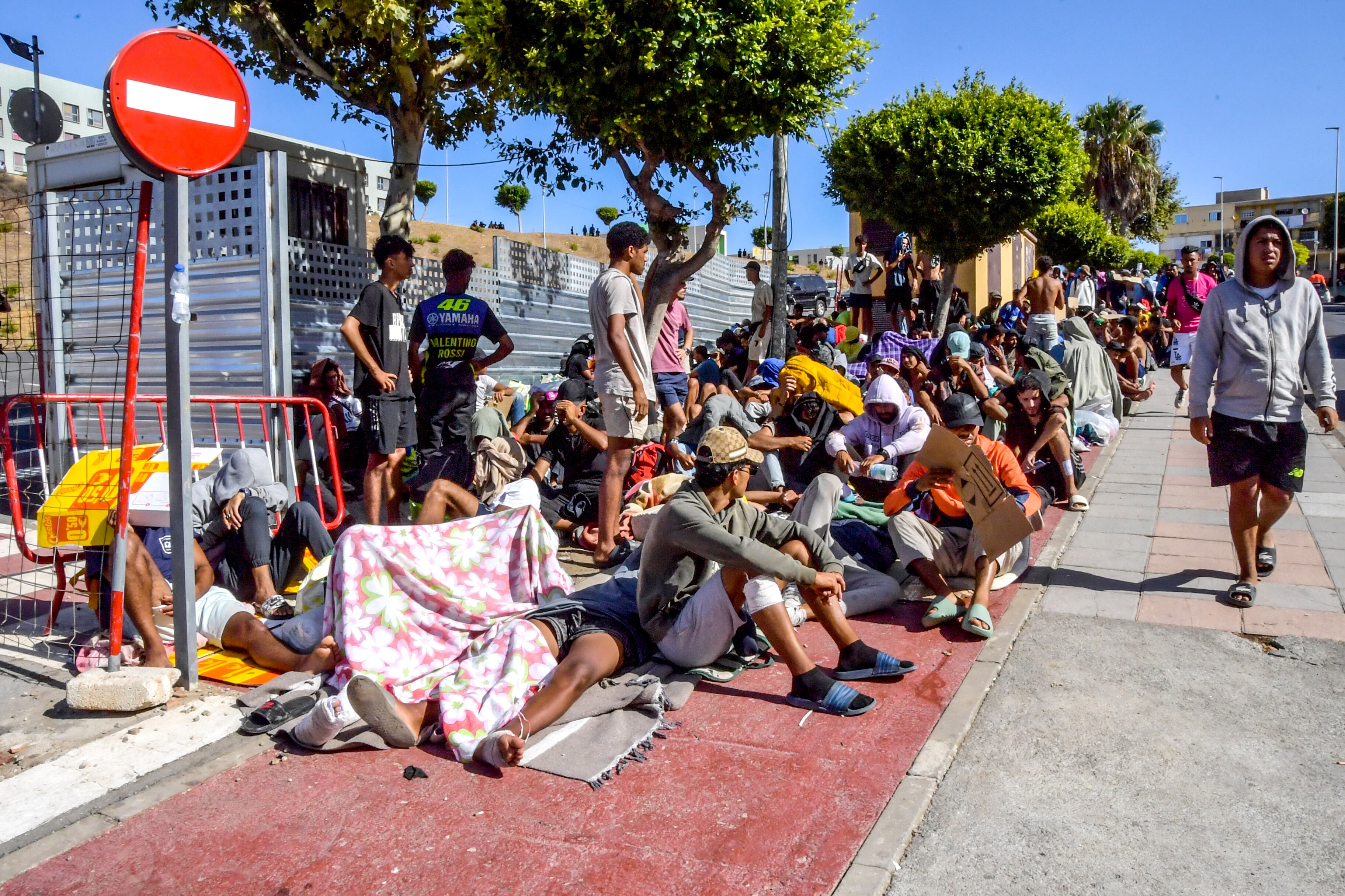 Ceuta reclama atención estatal tras incidente fronterizo; Leganés busca fichaje de Morata
