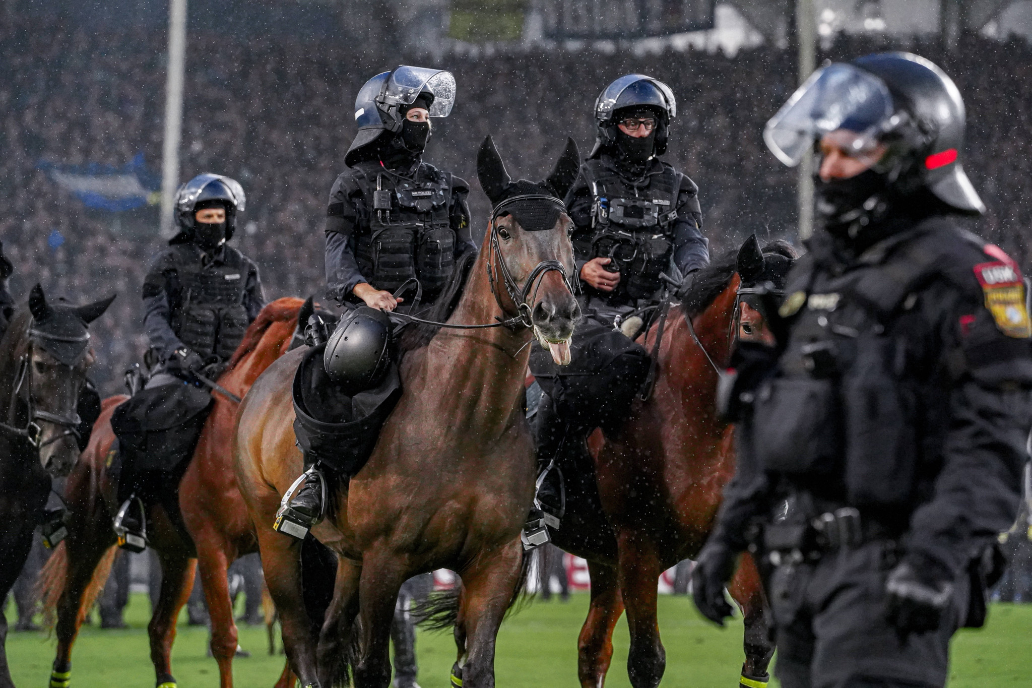 Chaos und Sieg: FCK gewinnt Pokalspiel in Mannheim trotz Ausschreitungen