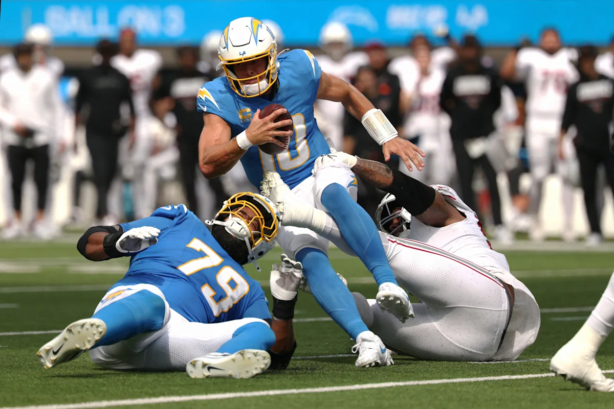 Chargers Fall to Cardinals in Season Opener