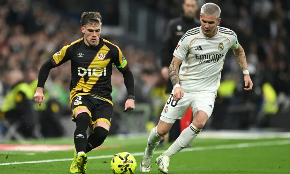 Chelsea Pursues €25 Million Deal for Rayo Vallecano's Pep Chavarria