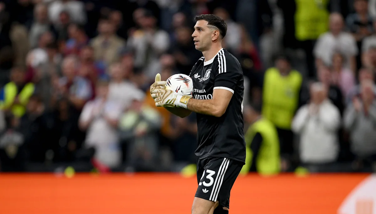 Chelsea Kontaktierte Berichten zufolge Aston Villas Emiliano Martinez