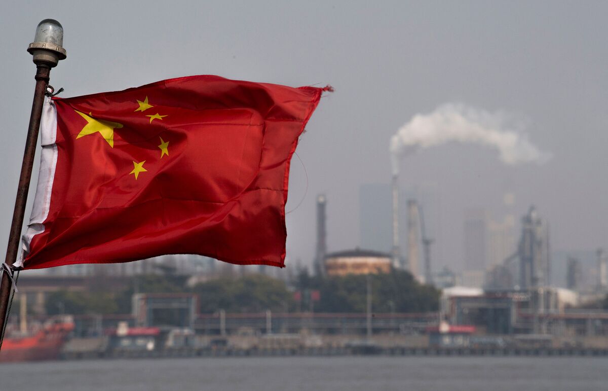 China Instructs Companies to Disregard US Sanctions on Refiners Linked to Iranian Oil Trade