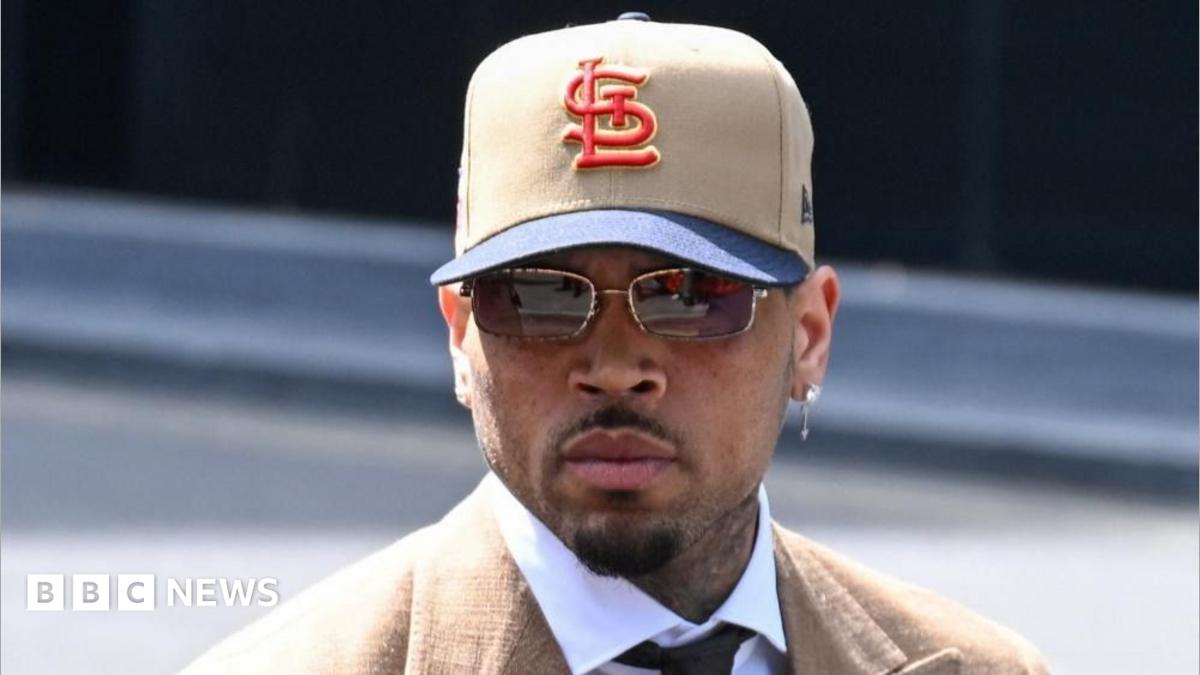 Chris Brown Pleads Guilty to Affray in London Nightclub Incident