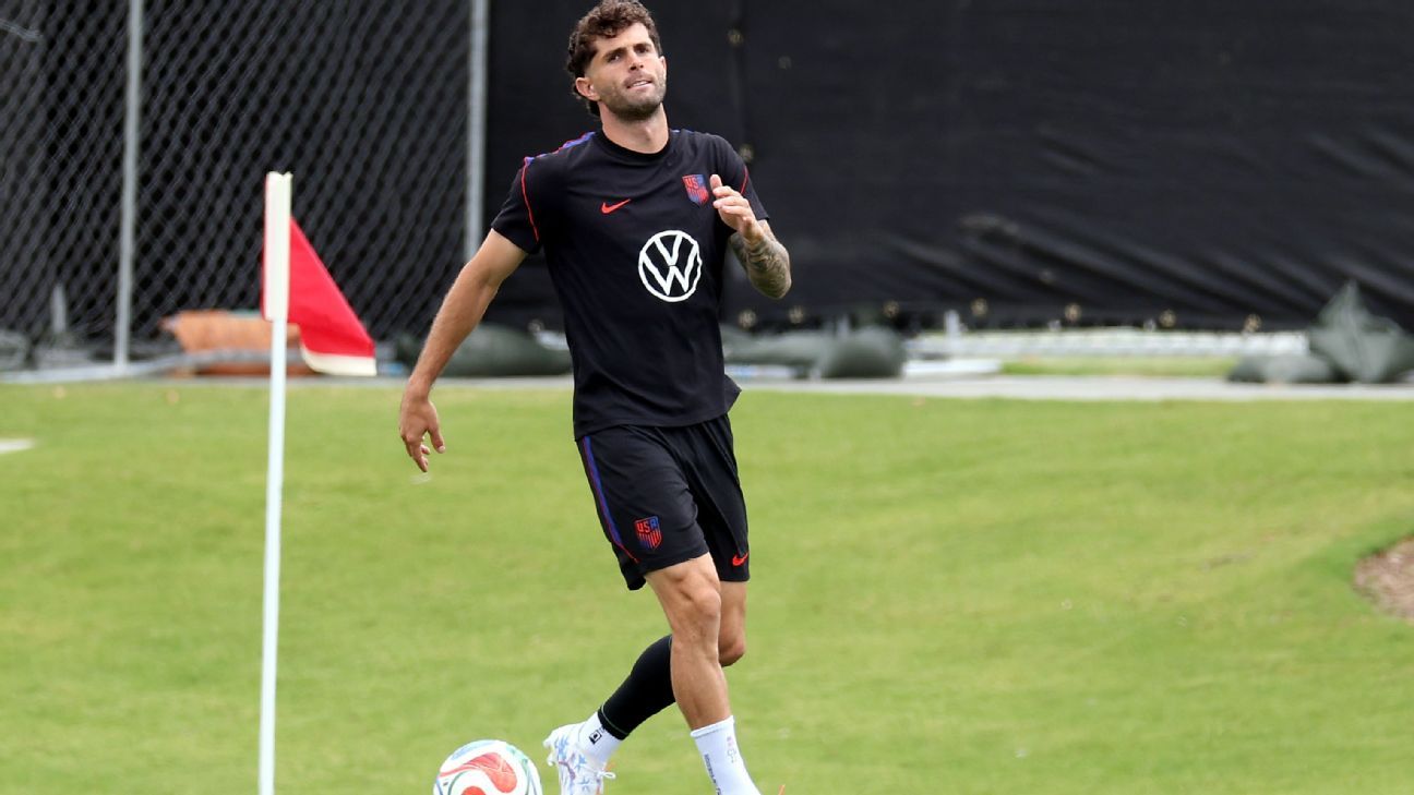 Christian Pulisic Trains Separately Ahead of U.S. World Cup Match Against Australia