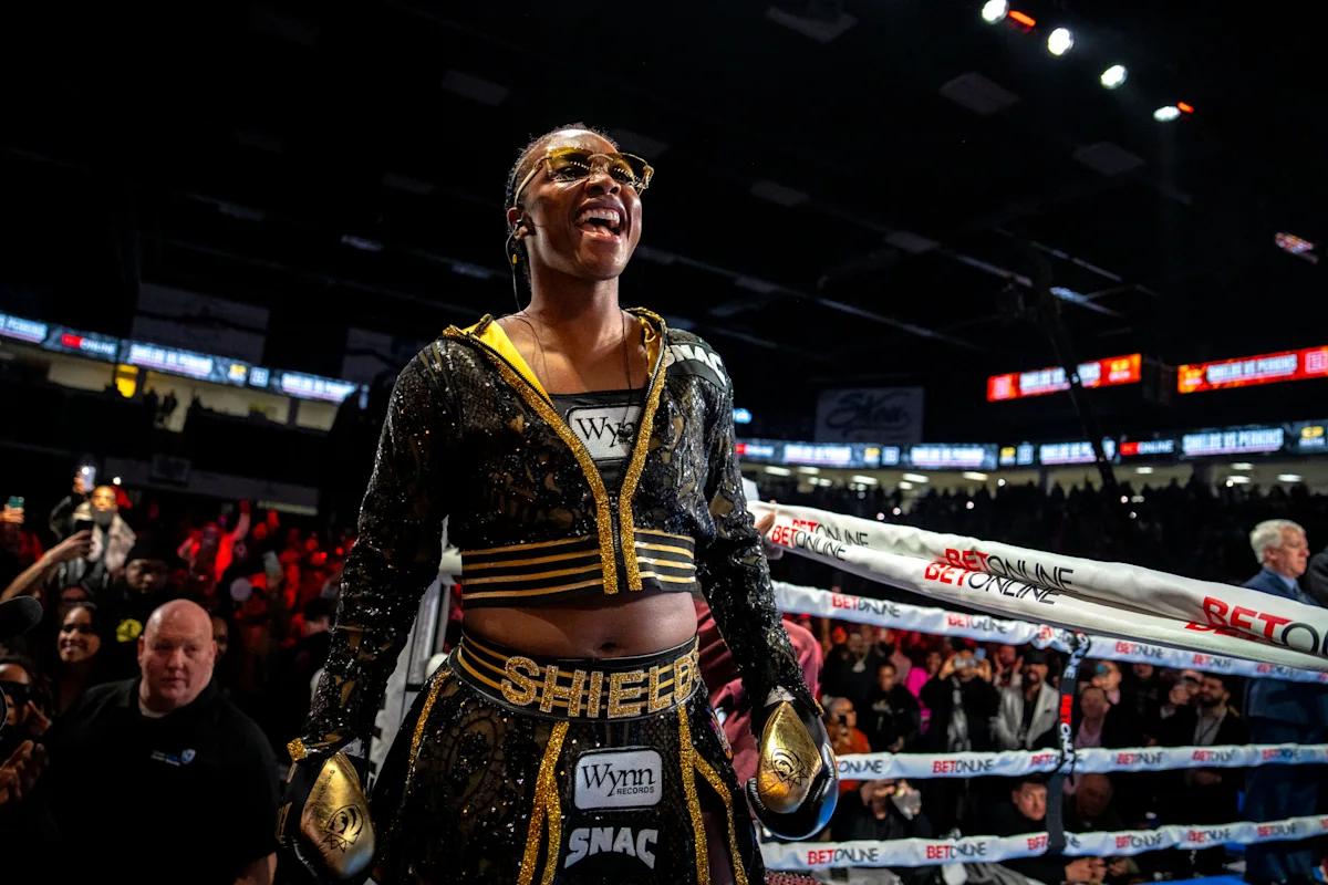 Claressa Shields to Face Kaye Scott in Atlanta