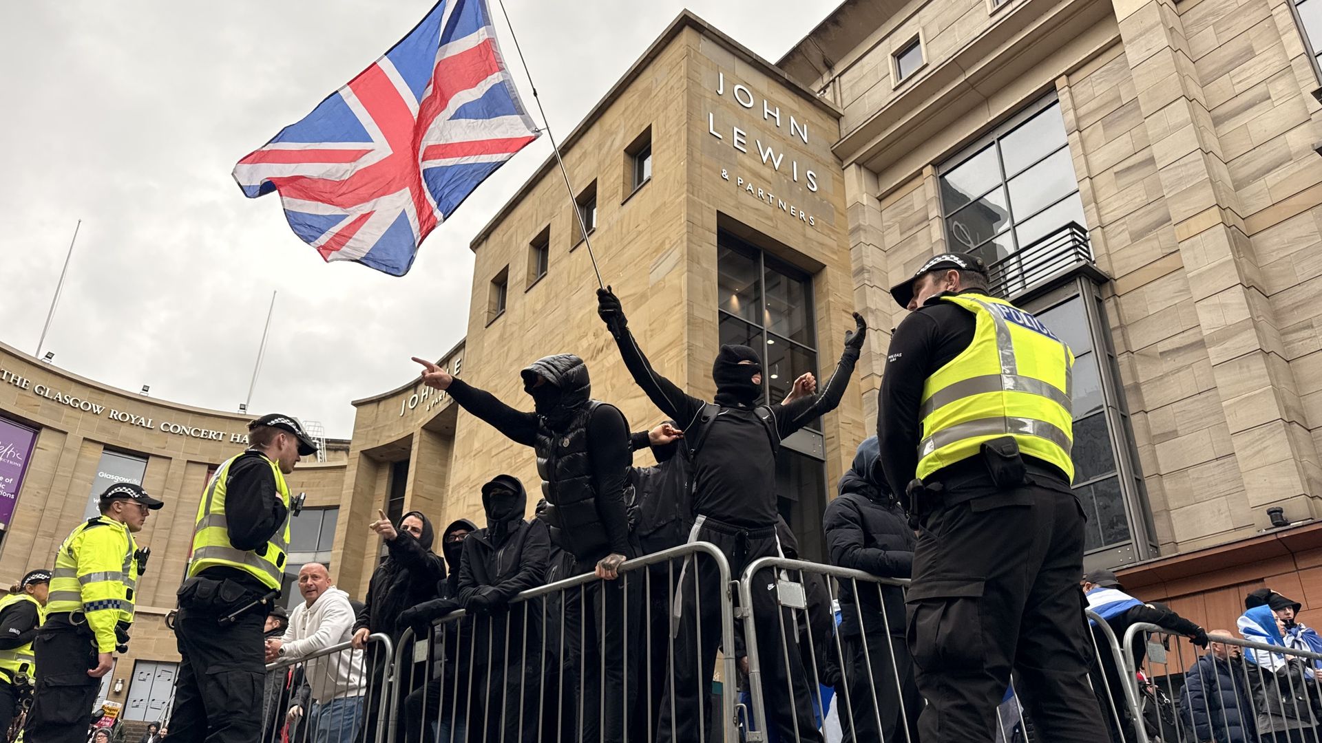 Clashes Erupt Between Anti-Racism and Anti-Immigration Protesters in Glasgow