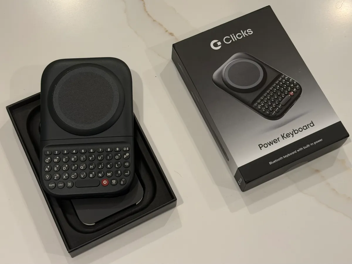Clicks Power Keyboard Adds Physical Keys to Smartphones