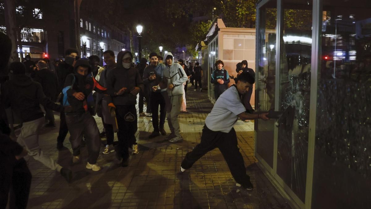 Convocatorias abiertas para adolescentes vulnerables coinciden con protestas juveniles en Europa