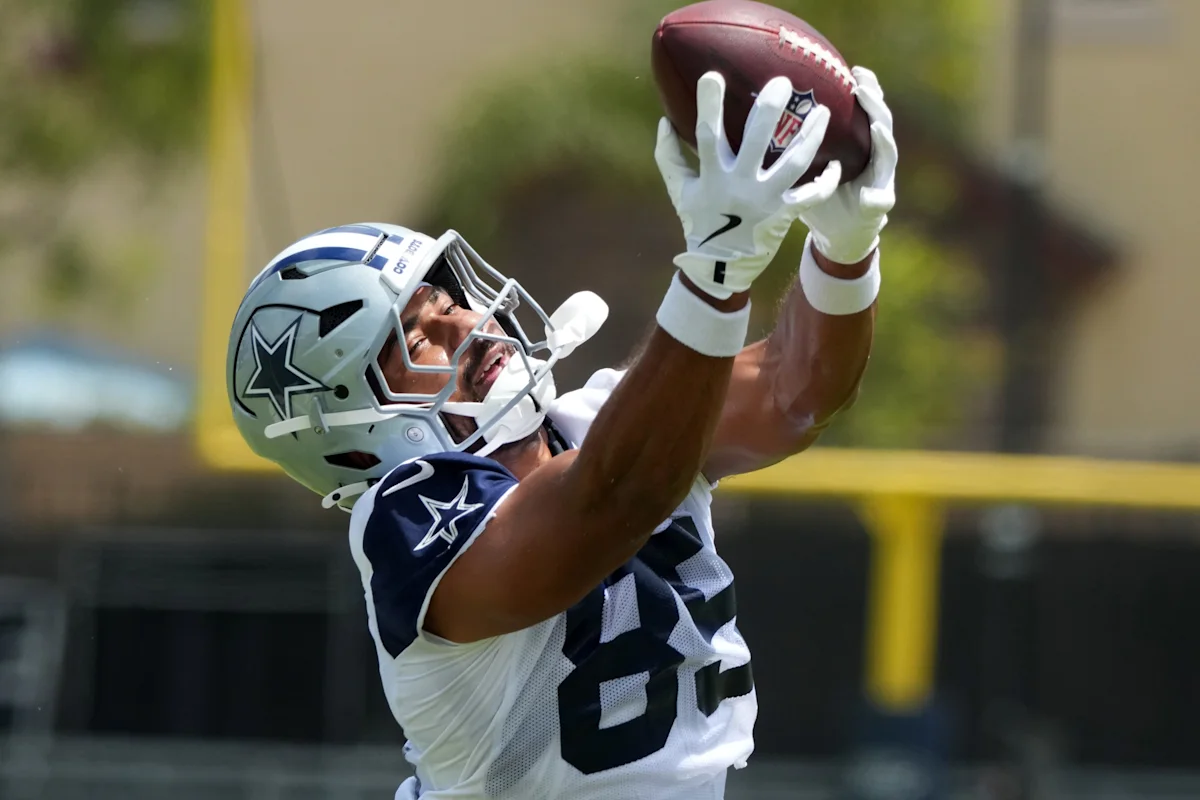 Cowboys Pass Catcher Carted Off Field With Injury