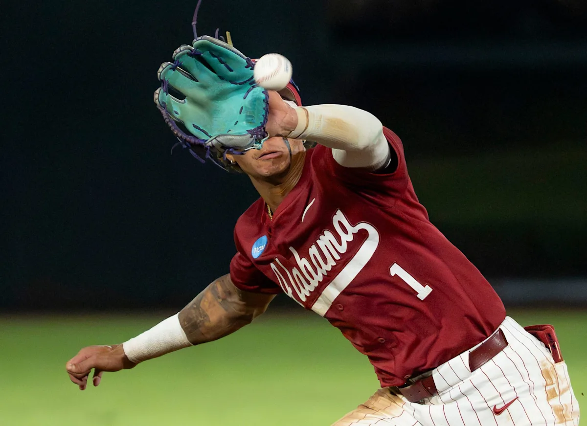 Crimson Tide Defeats USC Upstate 7-5 to Advance in Tuscaloosa Regional