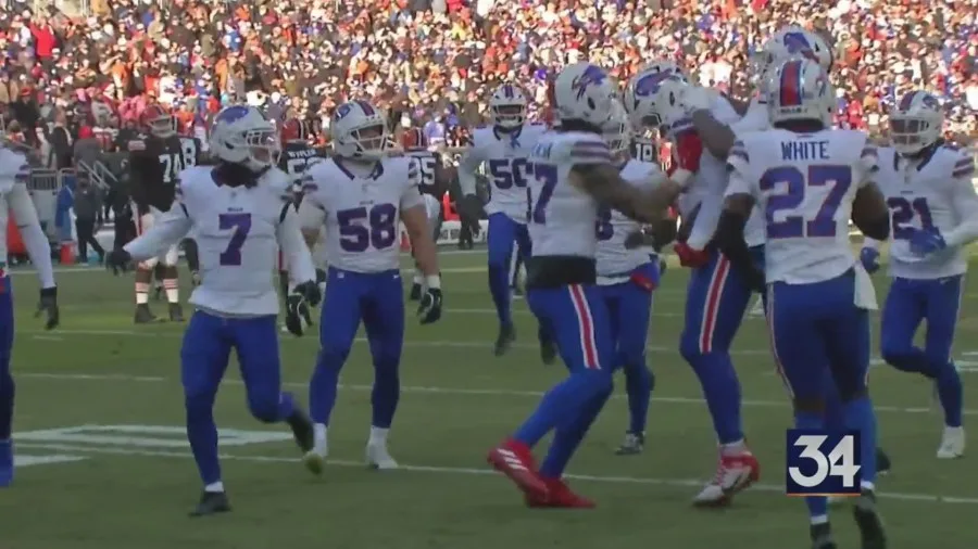 Daquan Jones Visits Patriots and Titans
