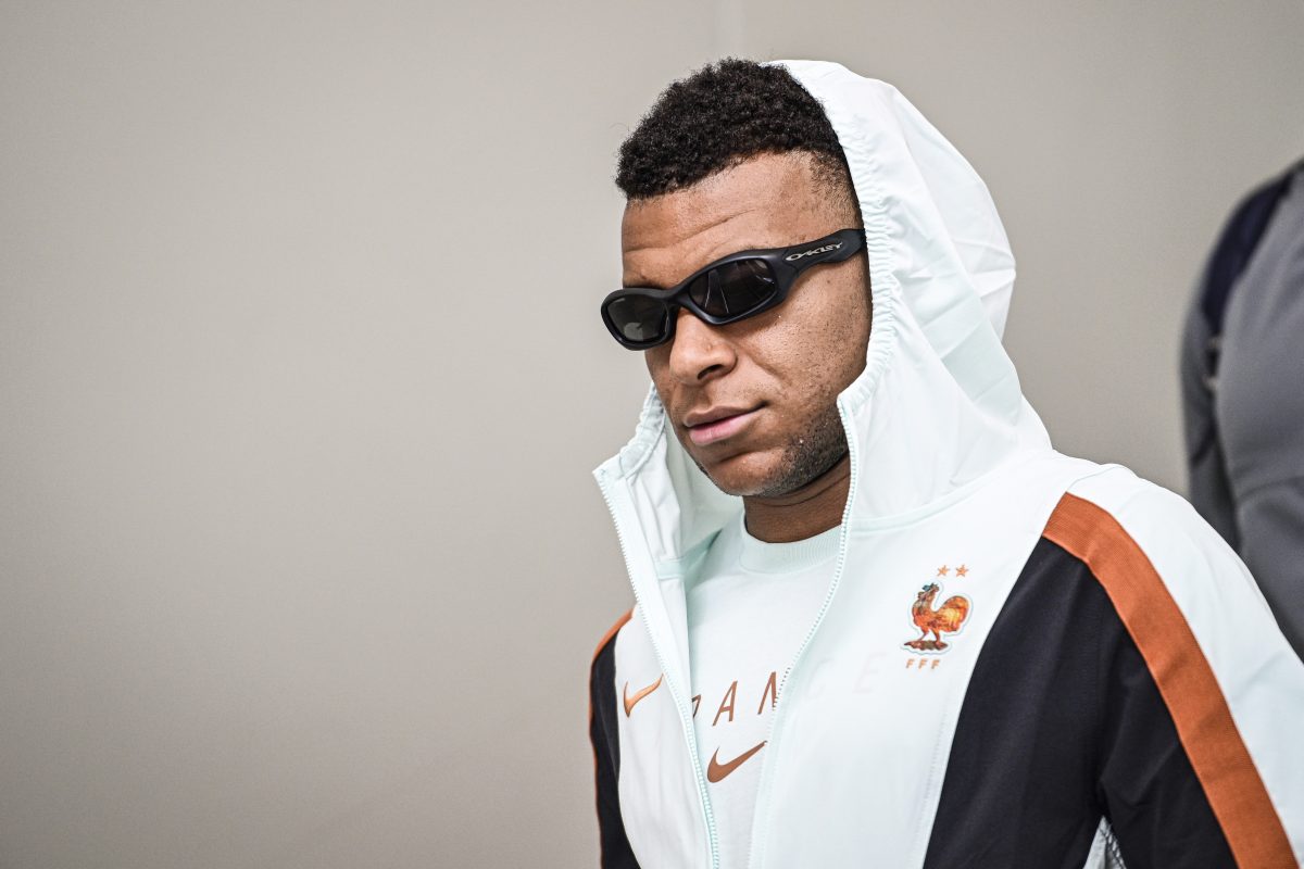 关于 Kylian Mbappé 在法国国家队位置的讨论仍在继续