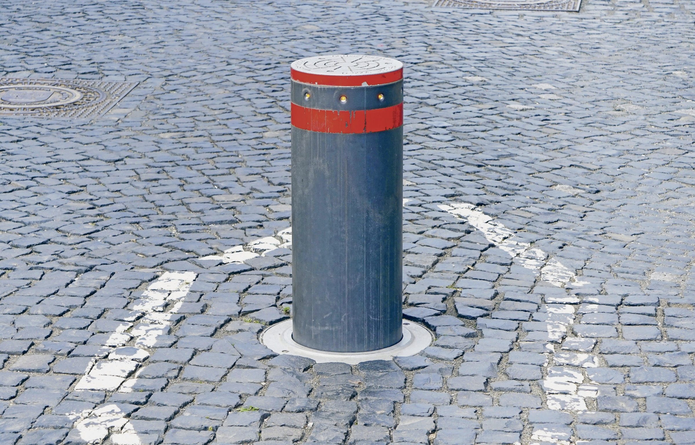 Debatte über die Anzahl von Pollern in deutschen Innenstädten und geringe Nutzung der Lockerung des Sonntagsfahrverbots