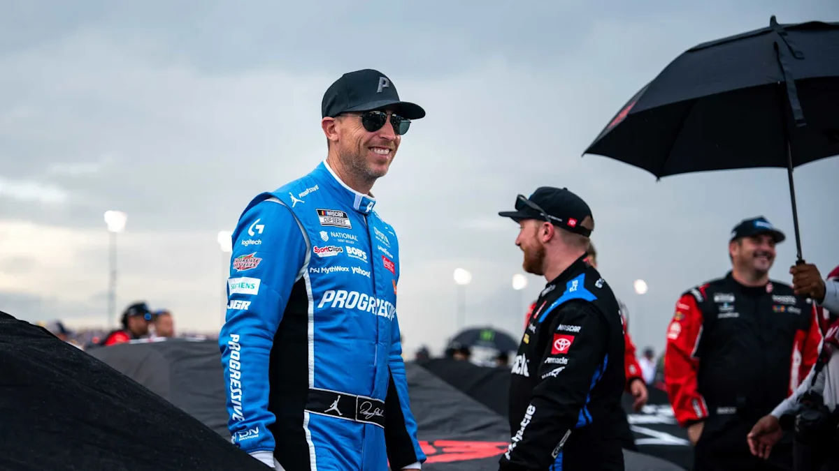 Denny Hamlin ने अपने टीम साथियों Bell और Briscoe के खिलाफ Nashville रेस जीती