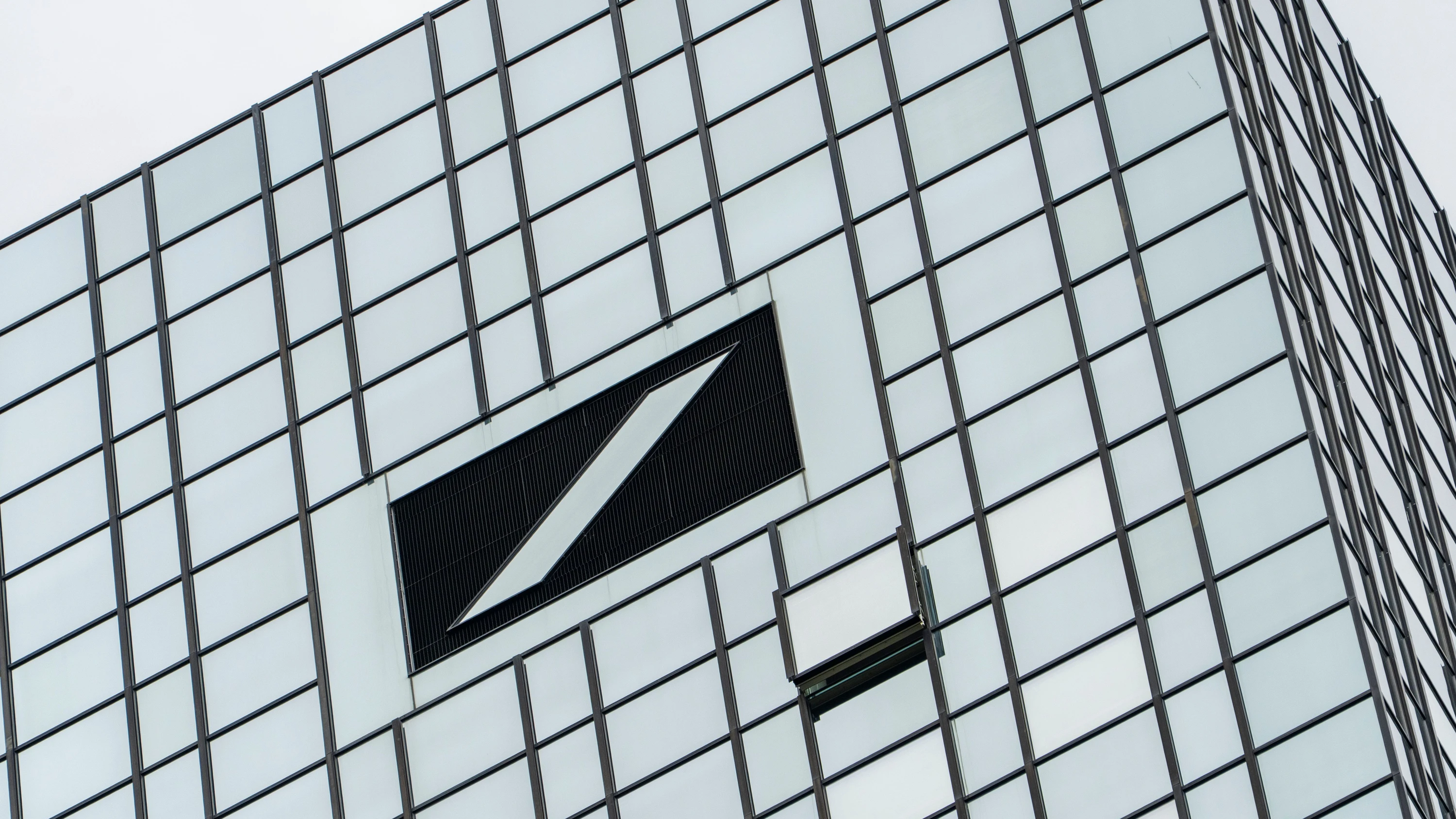 Deutsche Bank: Ehemaliger Mitarbeiter gesteht Veruntreuung von Kundengeldern