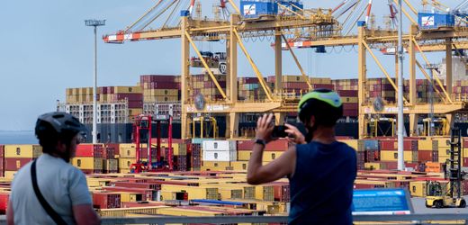 Deutsche Wirtschaft wächst stärker als erwartet, Staat verzeichnet hohes Defizit