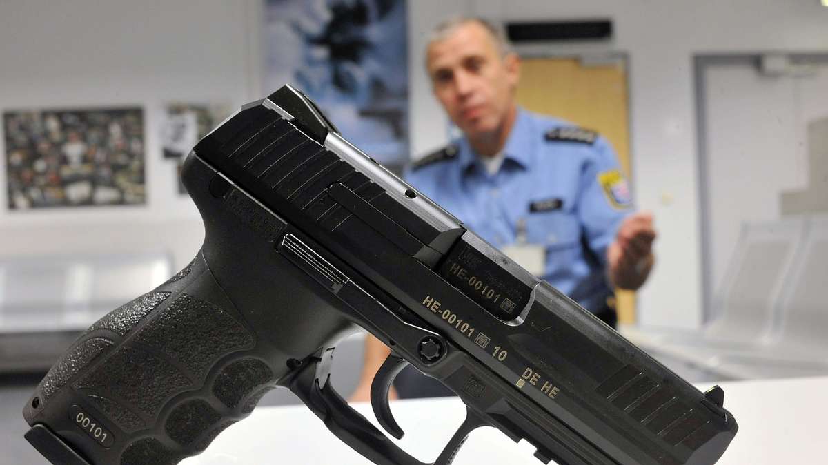 Dienstwaffe der Polizei Frankfurt verschwunden – Suche läuft