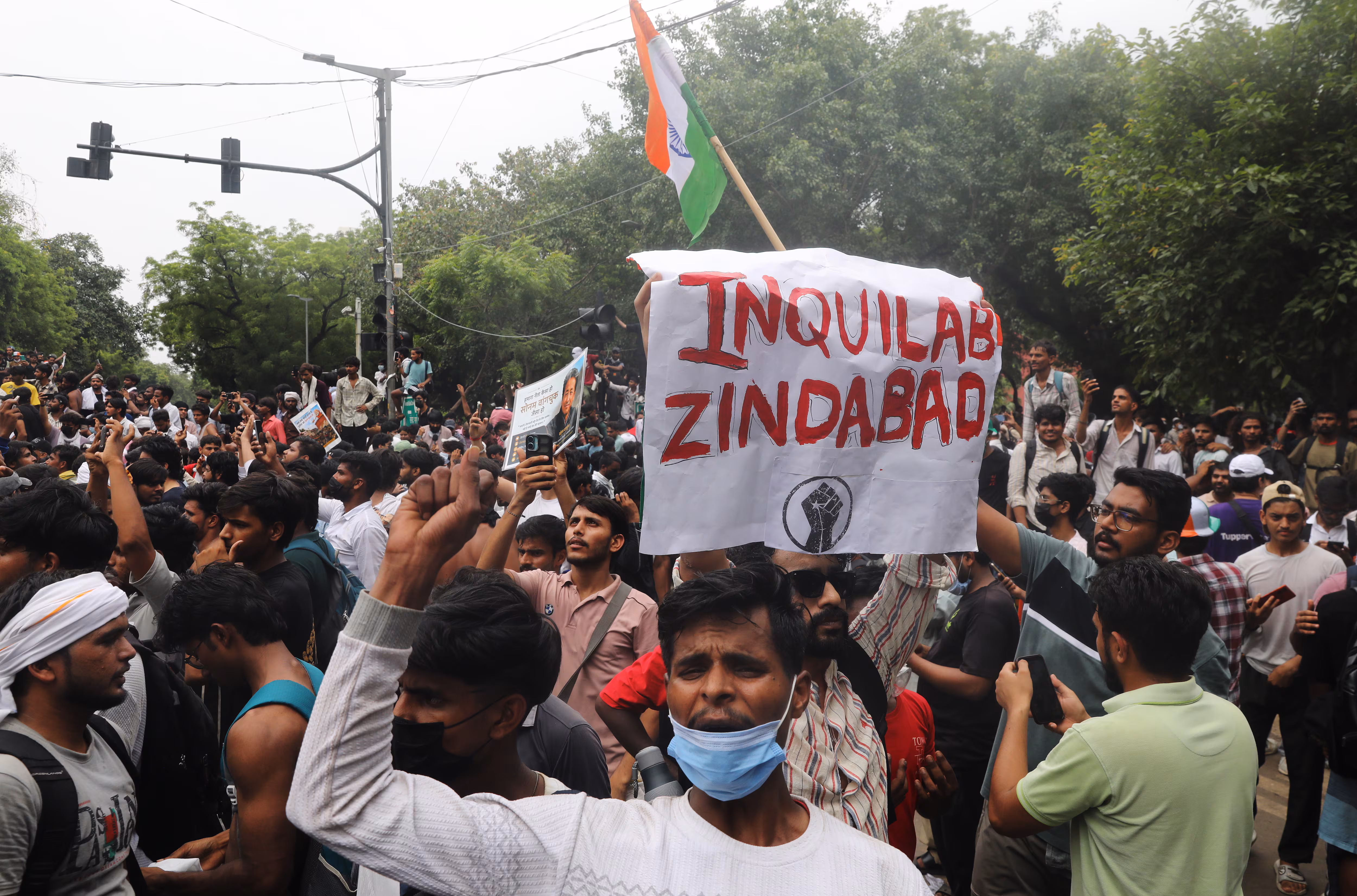 Dimisión del Ministro de Educación de la India tras protestas estudiantiles