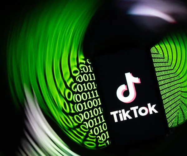 DOJ Lifts TikTok Ban on Federal Devices