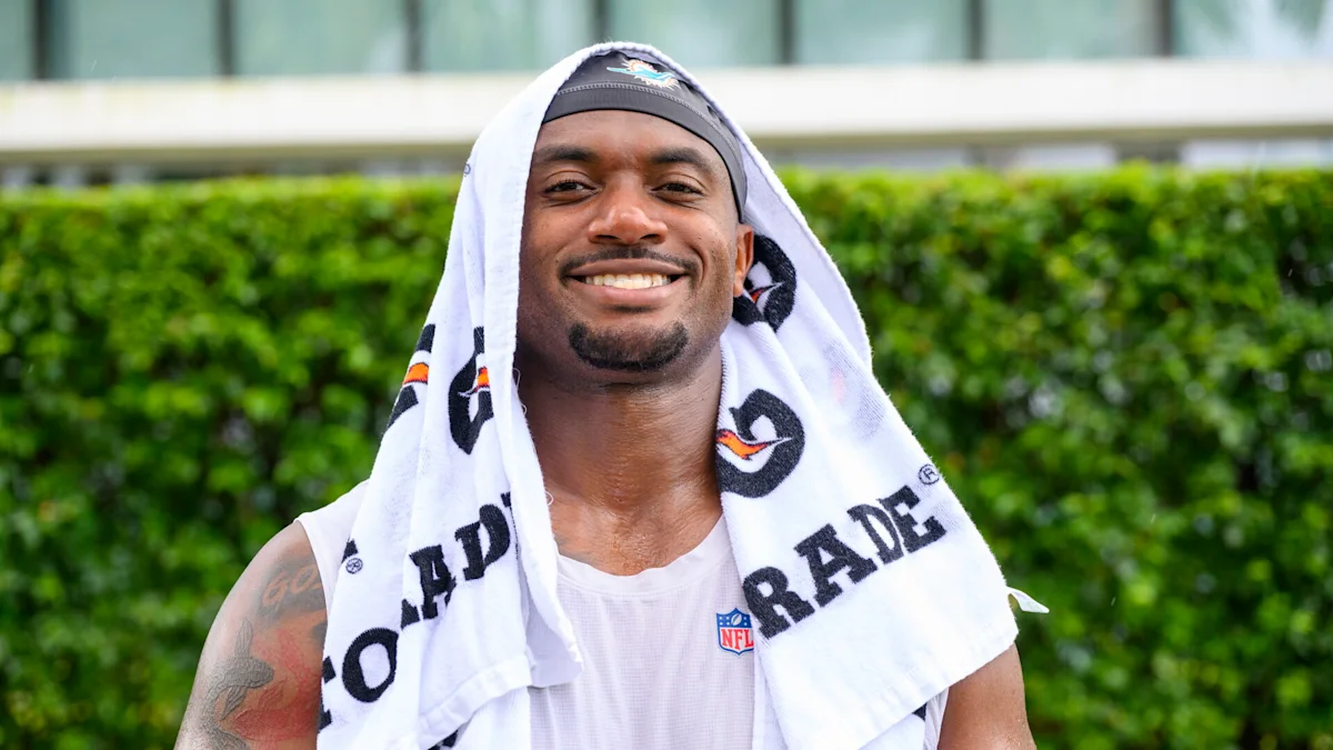 Dolphins Tackle Austin Jackson Compares Hafley Practices to Flores
