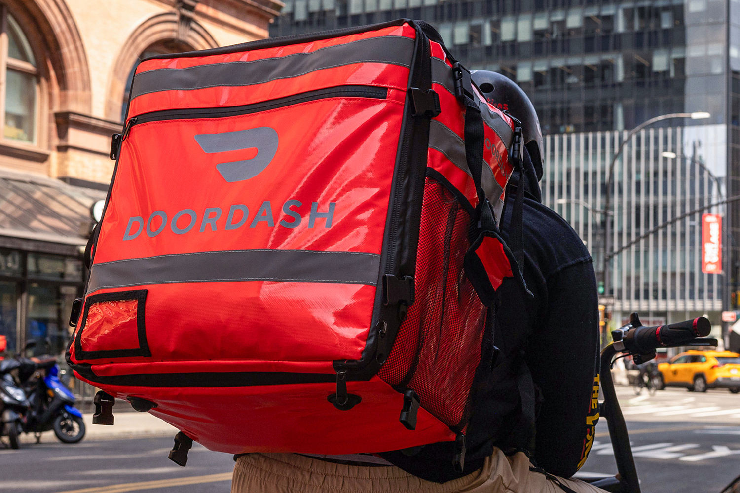 DoorDash 將以 170 億美元收購 Instacart，整合配送服務