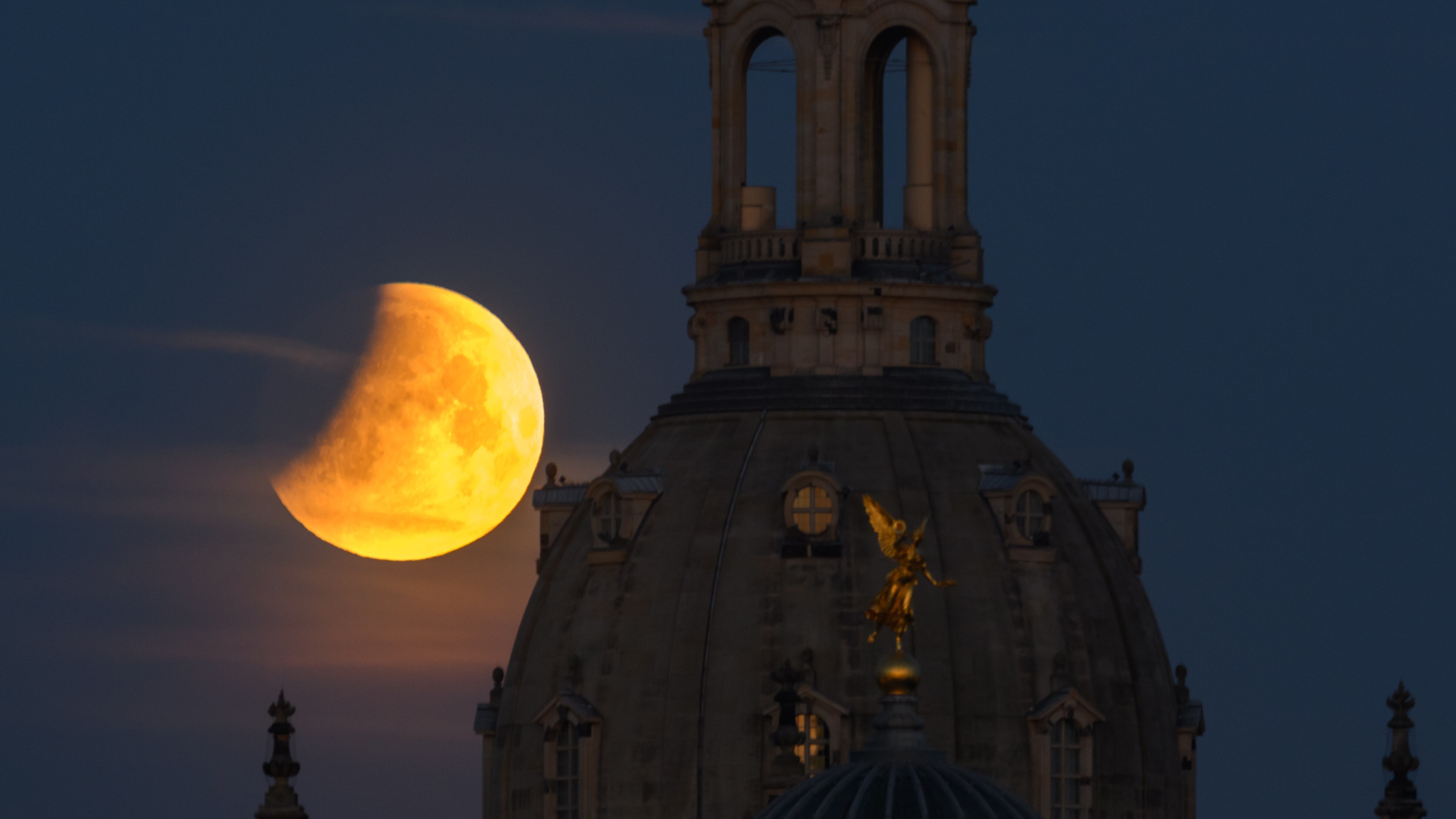 Eclipse lunar parcial visible en España y Perú: historia y horario