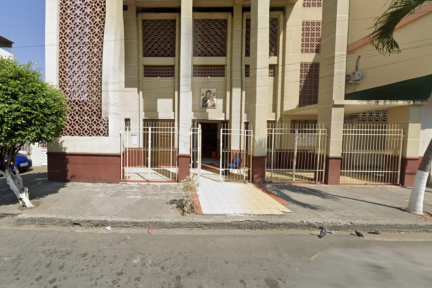Ecuadorian Priest Dies After Crucifix Falls During Livestreamed Mass
