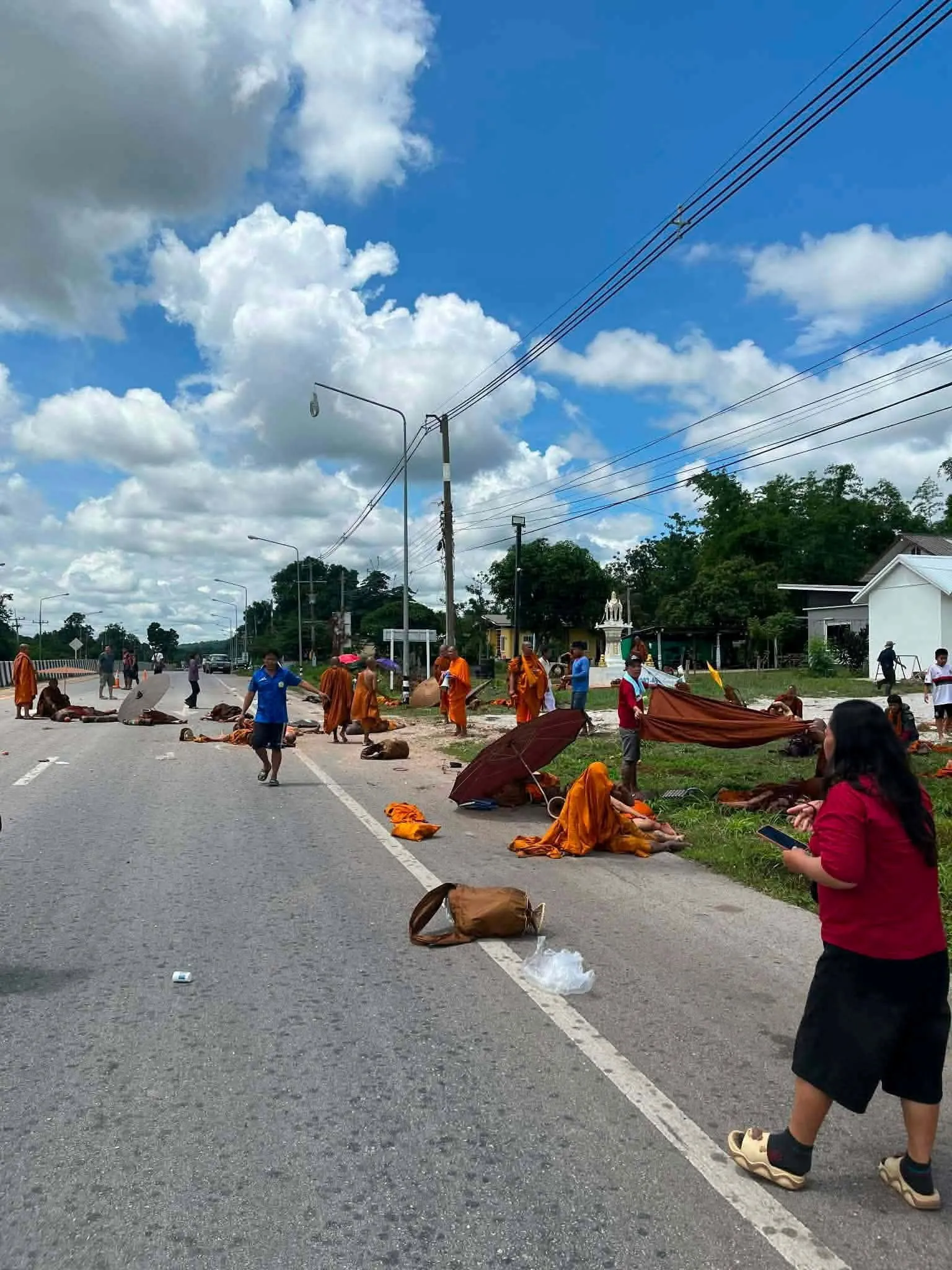 Eight Monks Killed, Fourteen Injured After Truck Crashes Into Pilgrimage in Thailand