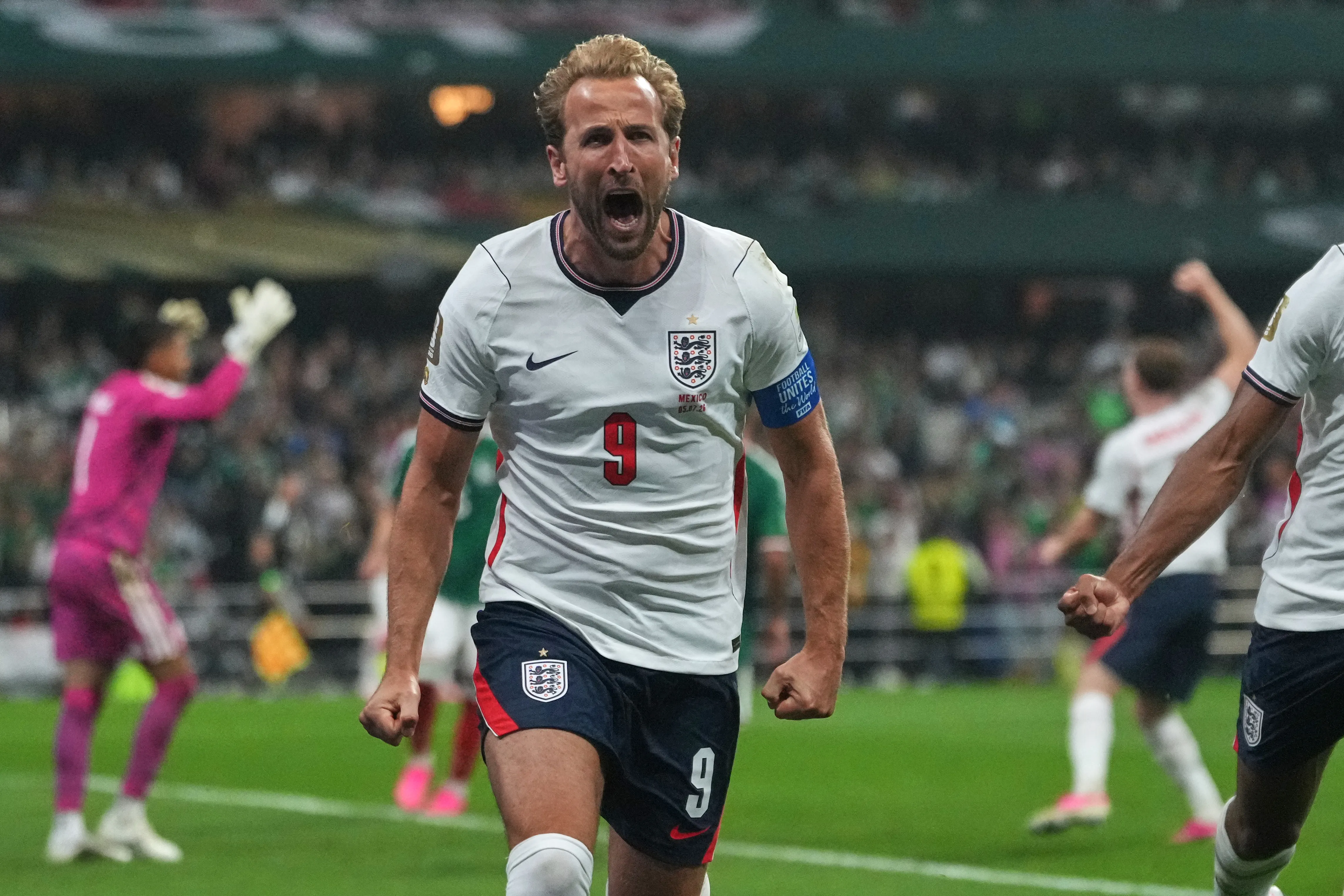England Captain Harry Kane Met with President Trump While Golfing