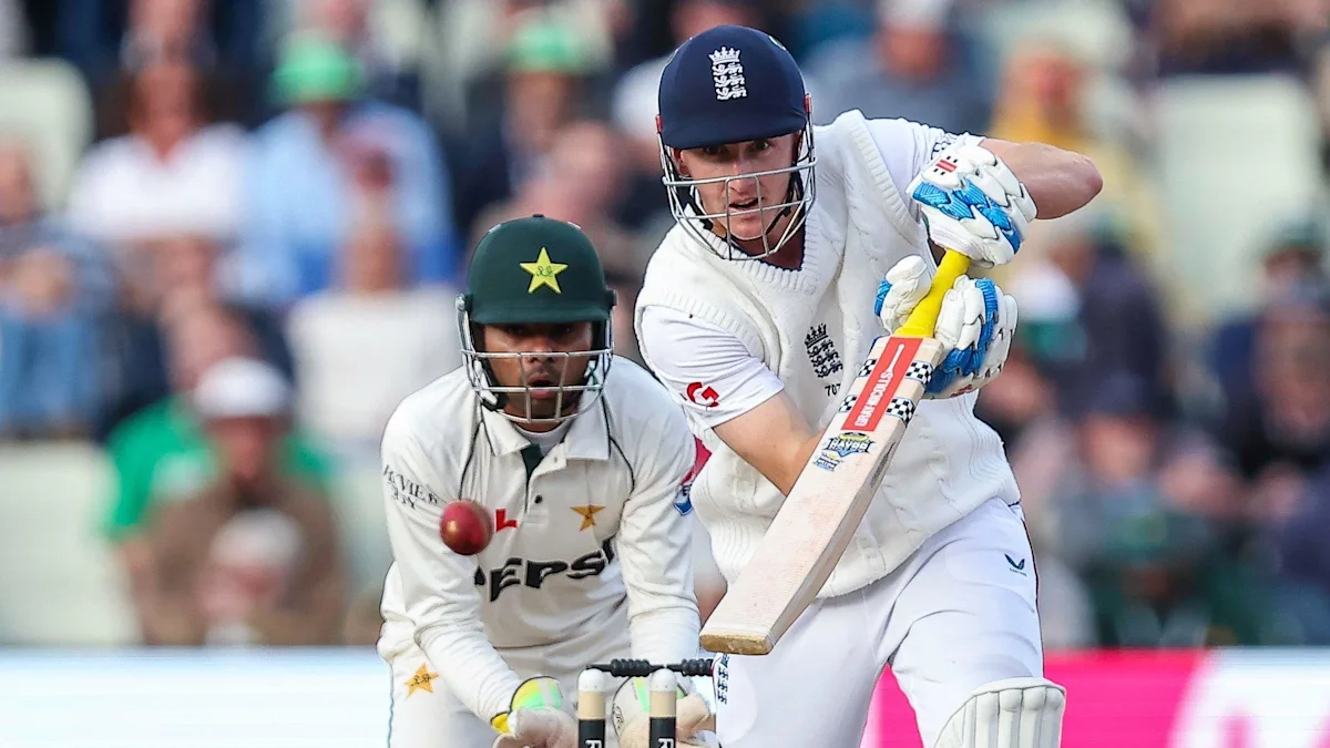 England Leads Pakistan in Third Test