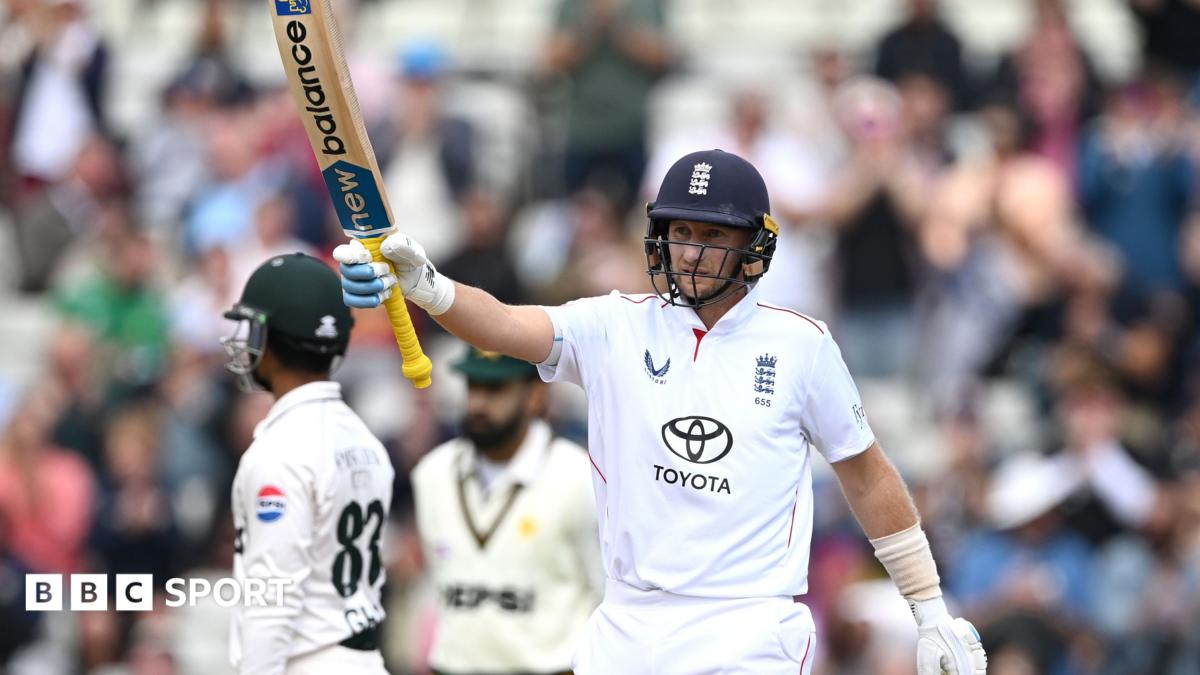 England Sweep Pakistan in Third Test