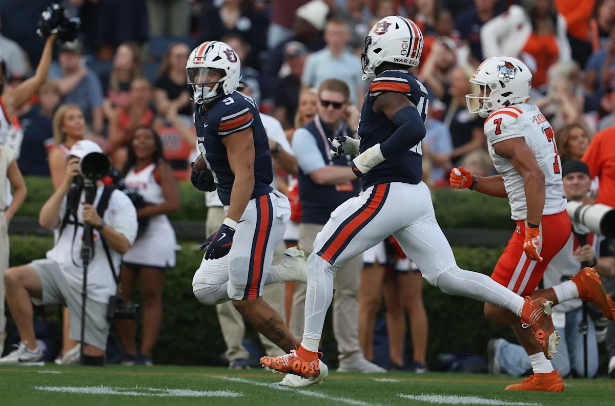 ESPN sagt ein Erscheinen der Auburn Football Mannschaft in einem Bowl Game im Jahr 2026 voraus