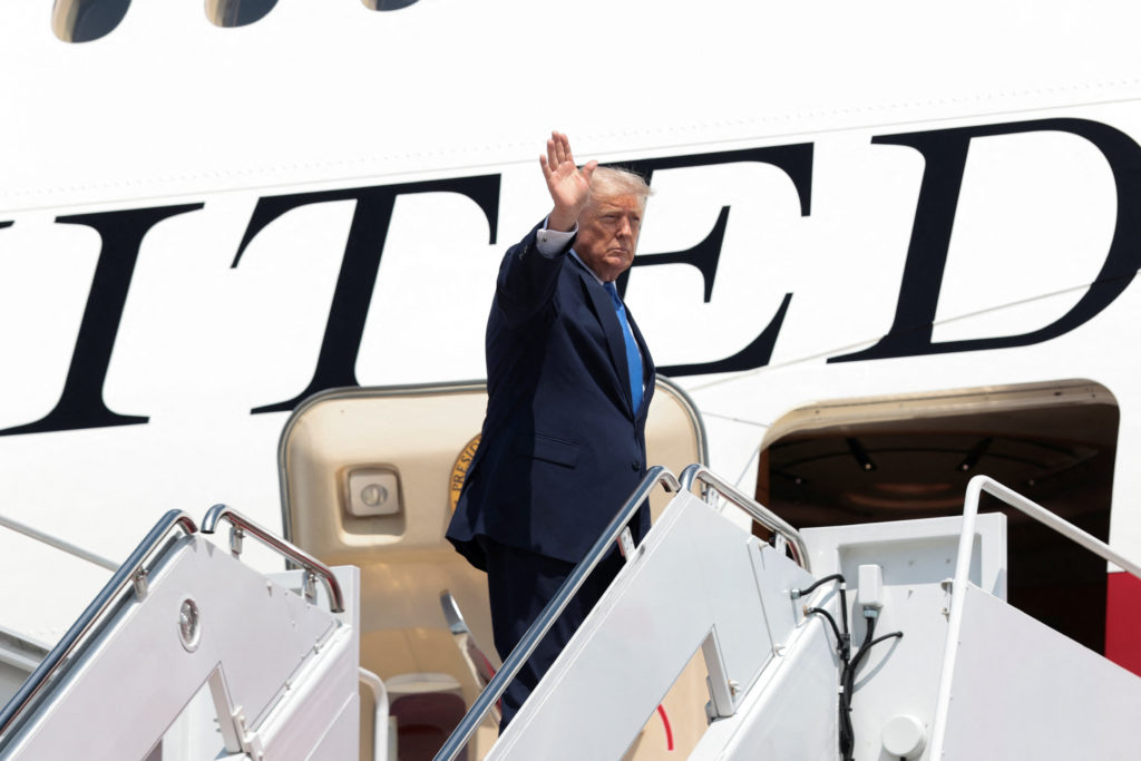 FAA Investigates Plane Takeoff Near Trump Helicopter