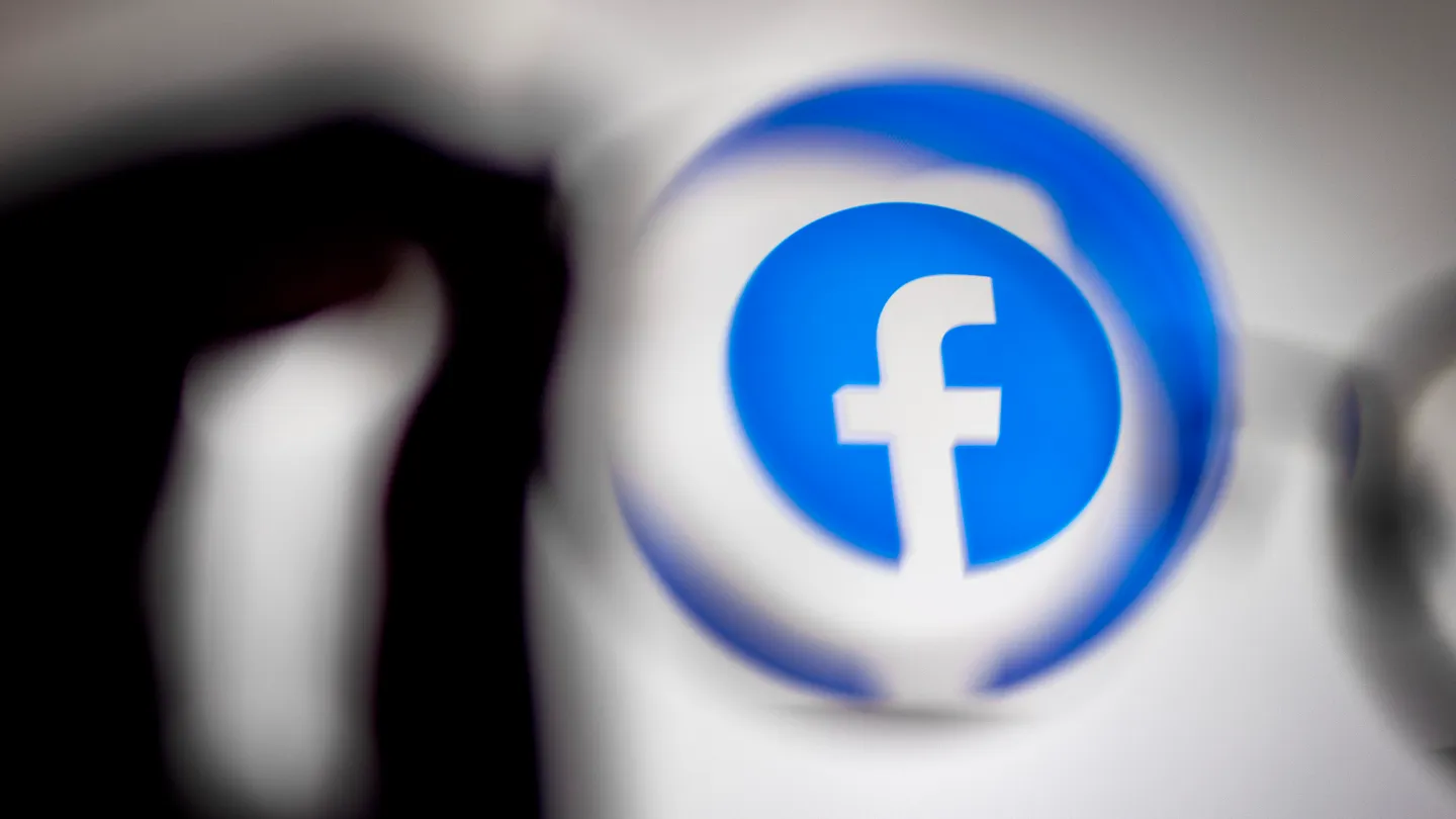 Facebook Тества Потапящ Видео Фийд