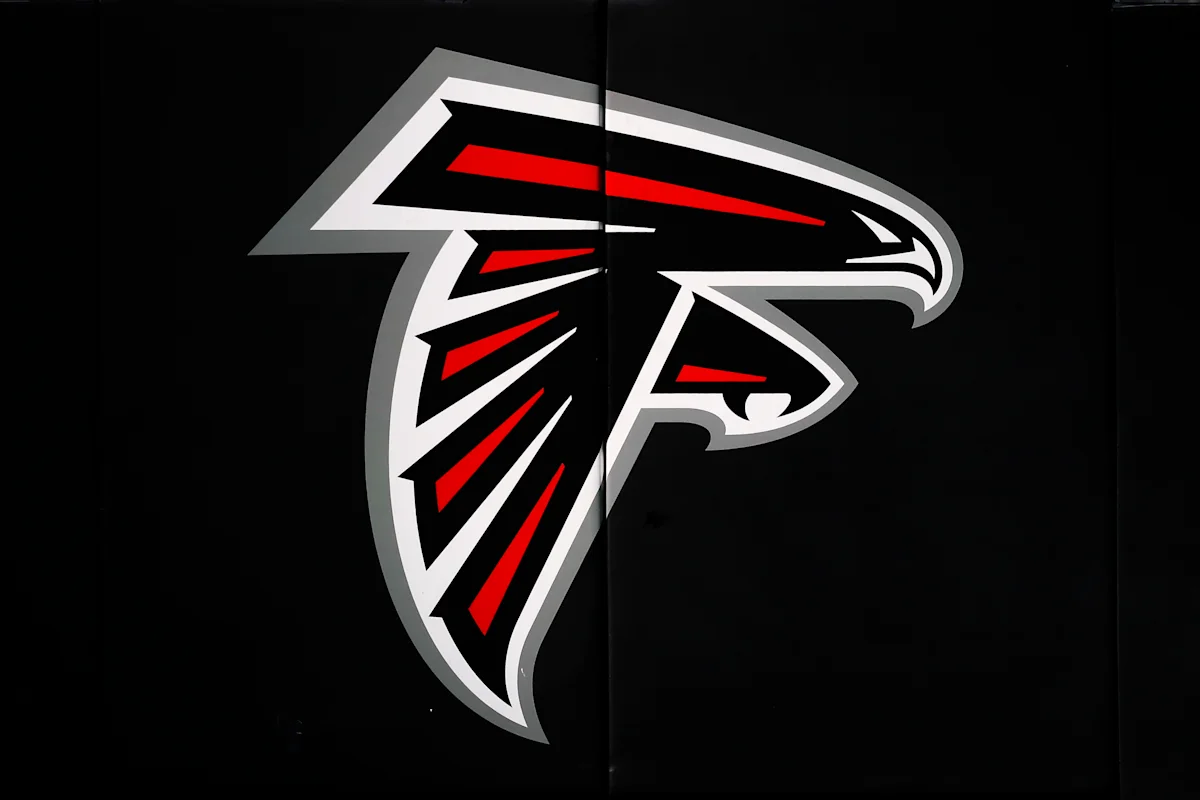 Los Falcons Anuncian el Fallecimiento de la Esposa de Jeff Ulbrich