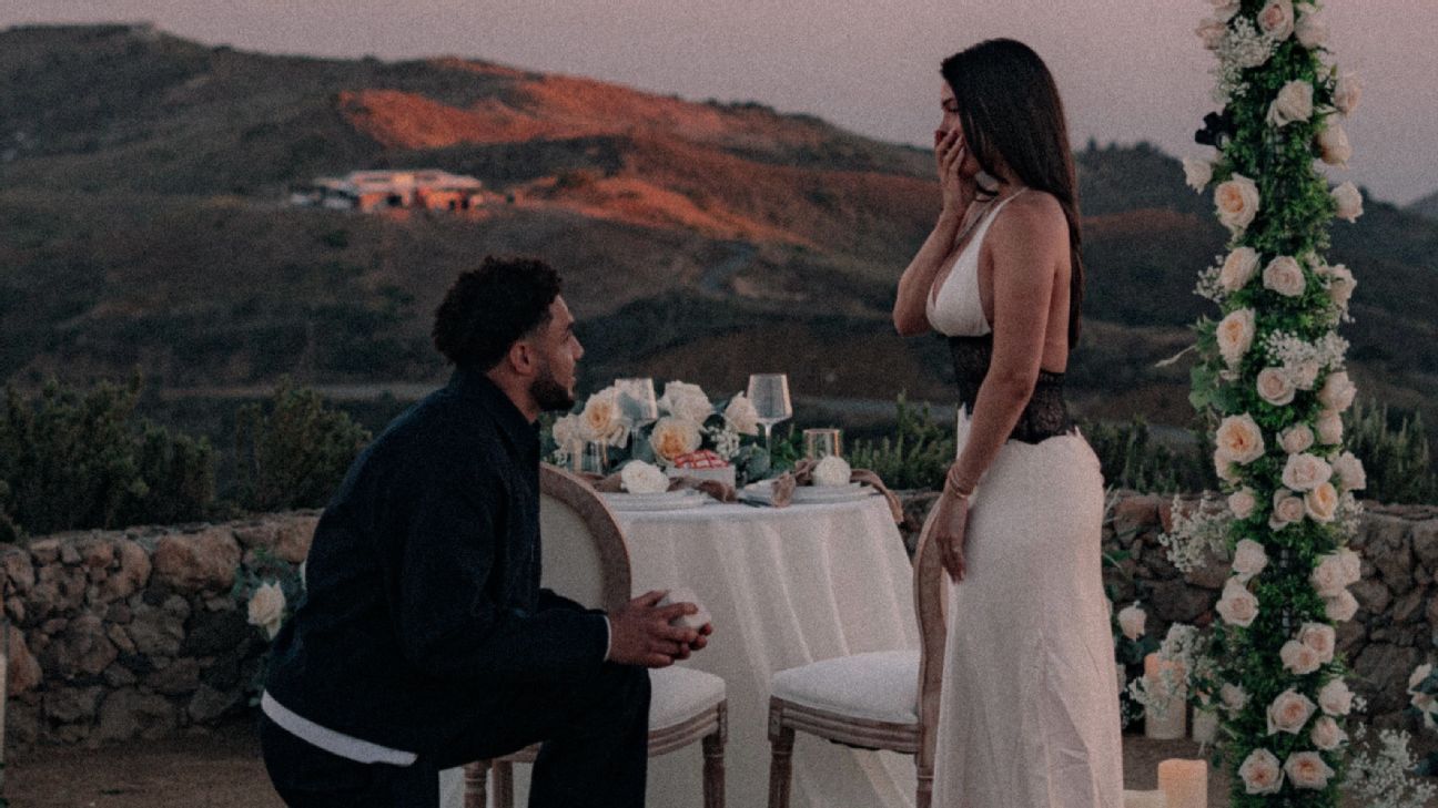Falcons' Drake London Proposes with Taco Bell Twist