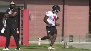 Falcons Edge Jalon Walker Suffers Leg Injury at Practice