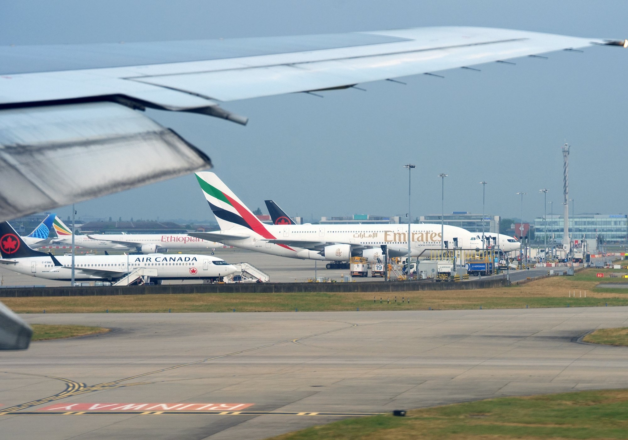 Überflutungen blockieren Zufahrtswege zu den Terminals 2 und 3 von Heathrow