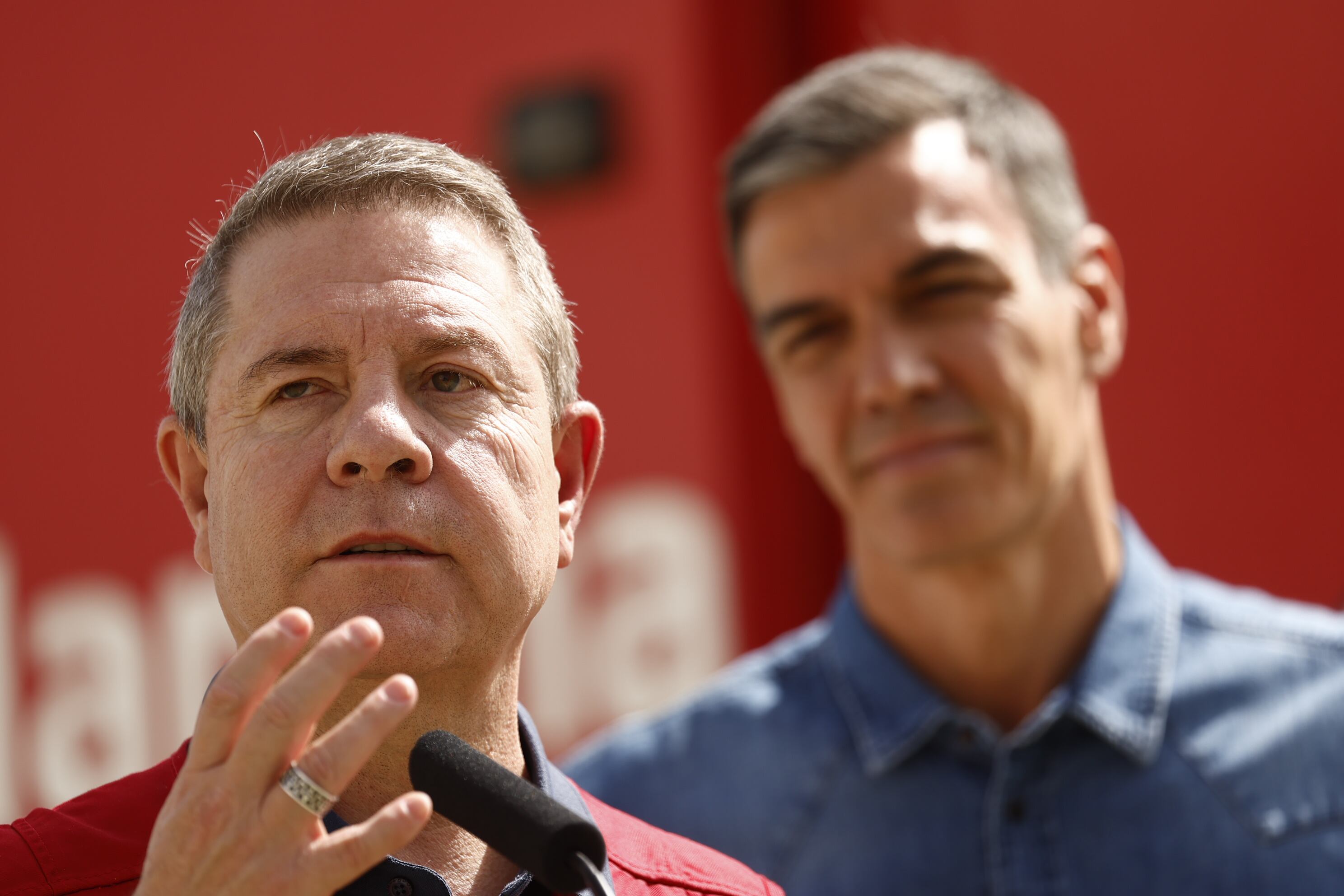 García-Page acusa a Sánchez de ceder ante 'las minorías más sangrientas'