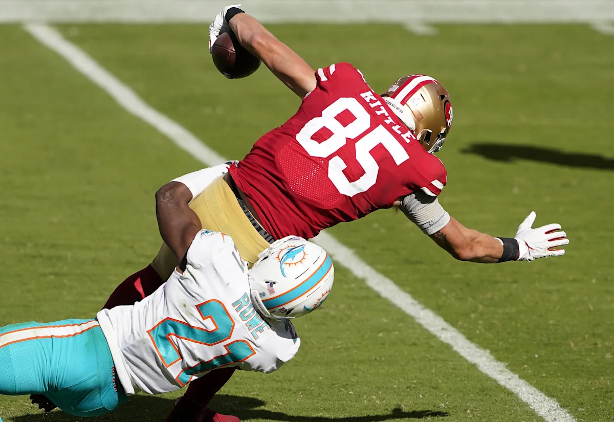 George Kittle Compares SoFi Stadium Grass to Levi's