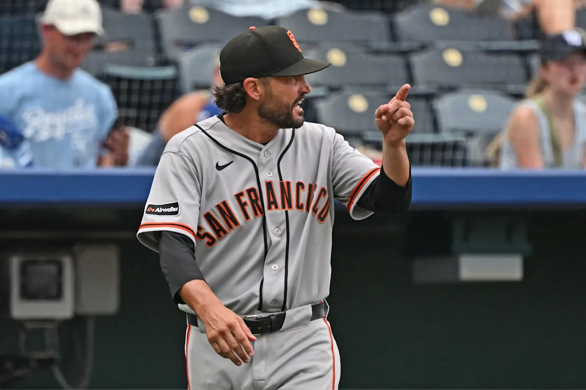 El Manager de los Giants, Tony Vitello, Expulsado en la Derrota Contra los Royals
