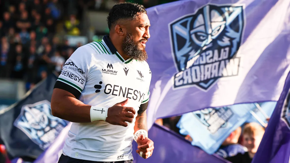 Glasgow Warriors Lead Connacht in URC Quarter-Final Match