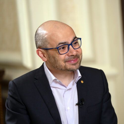 Google Restructures AI Leadership, DeepMind CEO Steps Aside