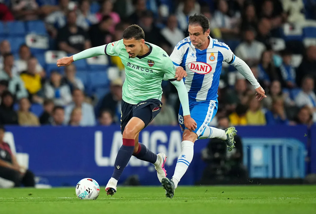 Grêmio Seeks Center-Back, Hampered by Financial Constraints