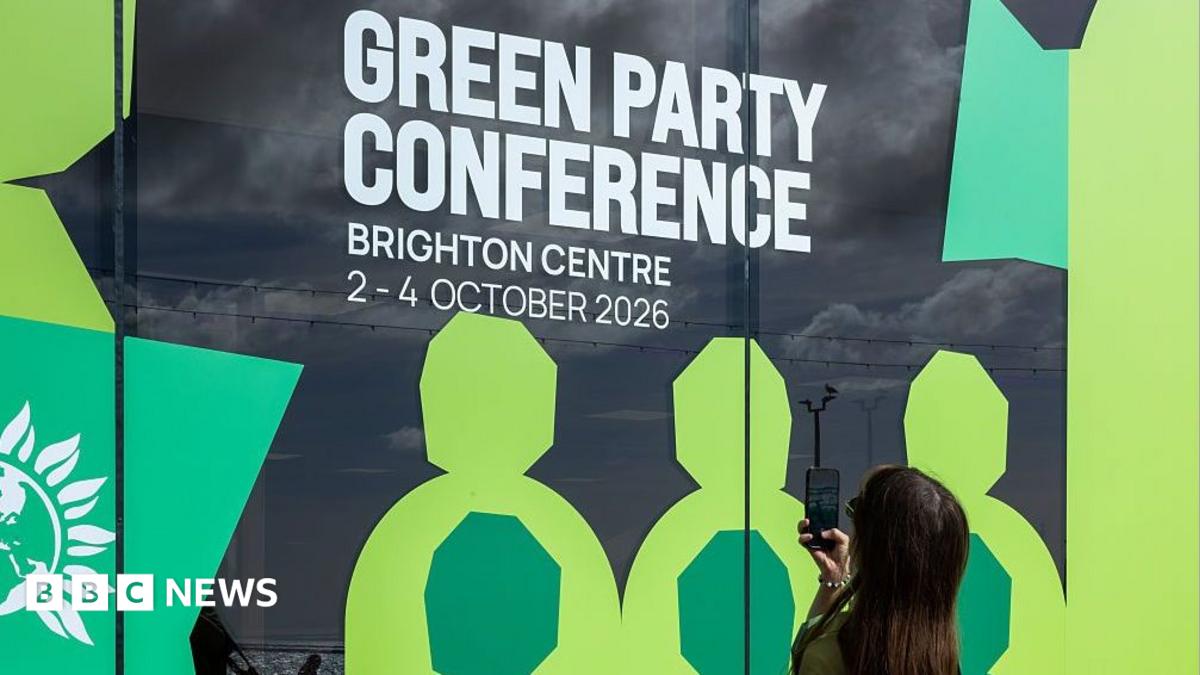 Green Party Adopts Policy Equating Zionism with Racism, Backs Single Palestinian State