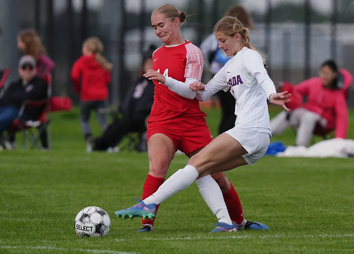 Greta Platts and Wyatt Ramus Named Ames Tribune Athletes of the Week